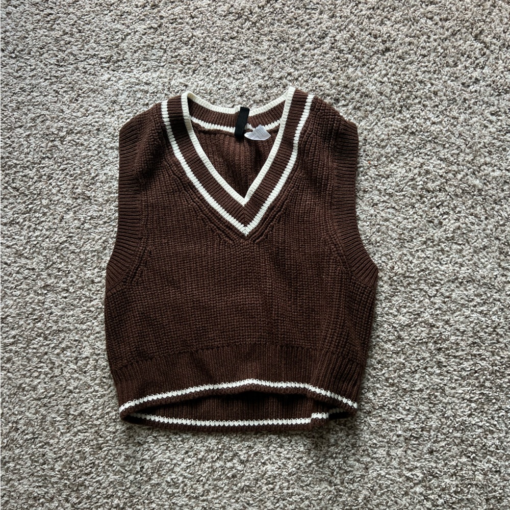 Brown & White Knit crop top